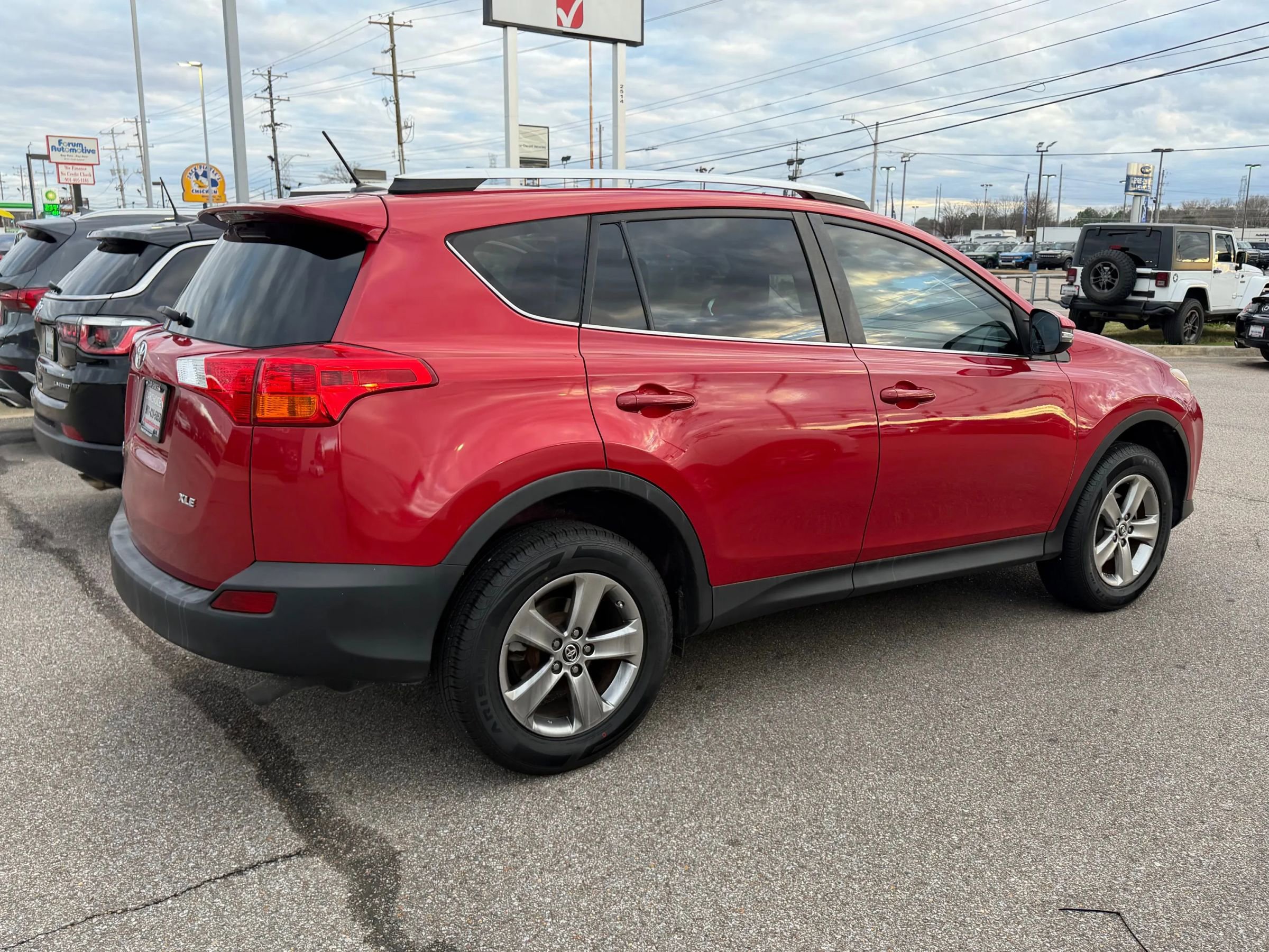 Used 2015 Toyota RAV4 XLE image 4