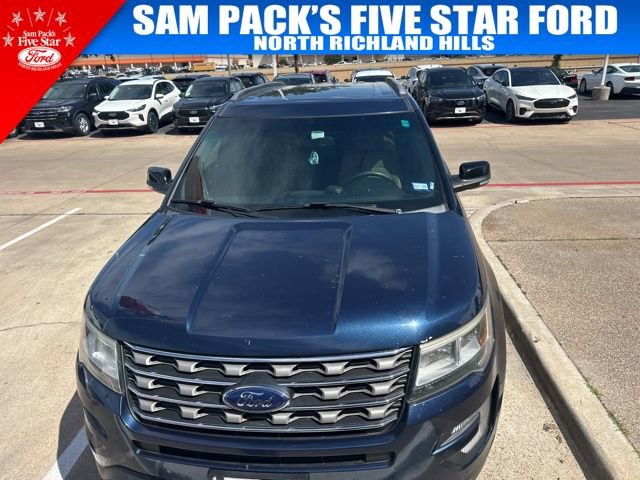 Used 2016 Ford Explorer XLT w/ Equipment Group 202A FWD image 2