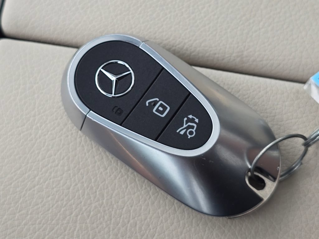 Used 2026 Mercedes-Benz GLC 300 4MATIC image 34