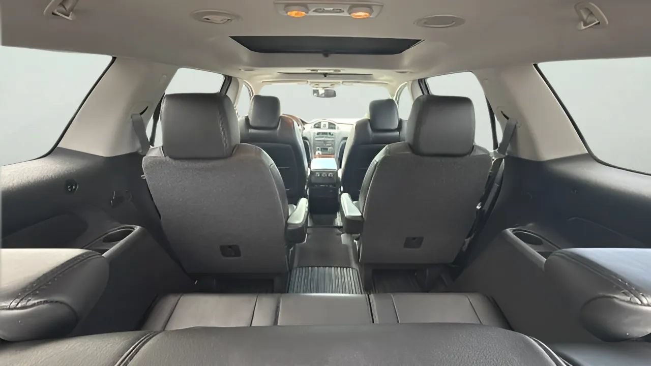 Used 2011 Buick Enclave CXL AWD/4WD image 6