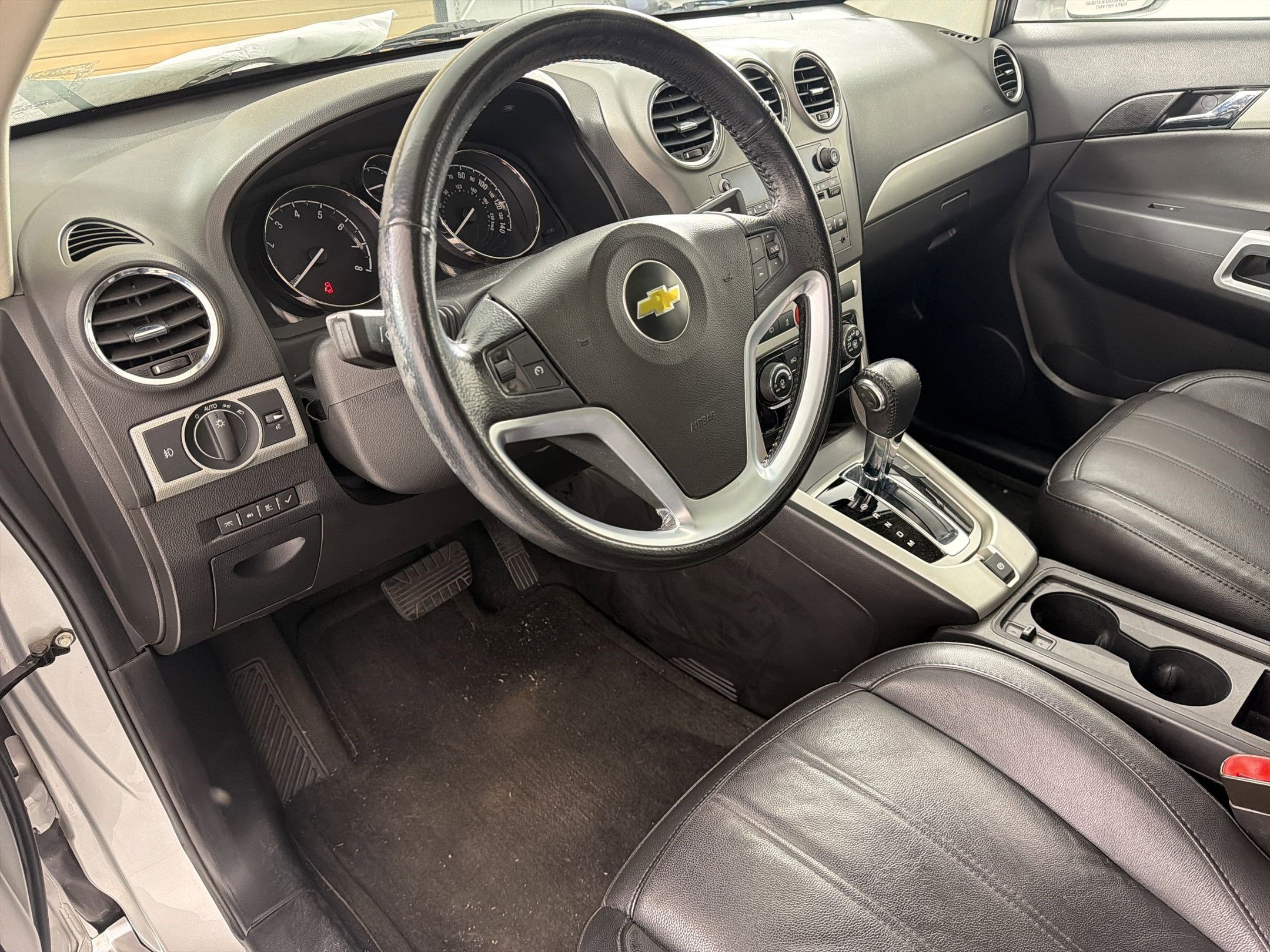 Used 2012 Chevrolet Captiva Sport LT w/ Convenience Package FWD image 4