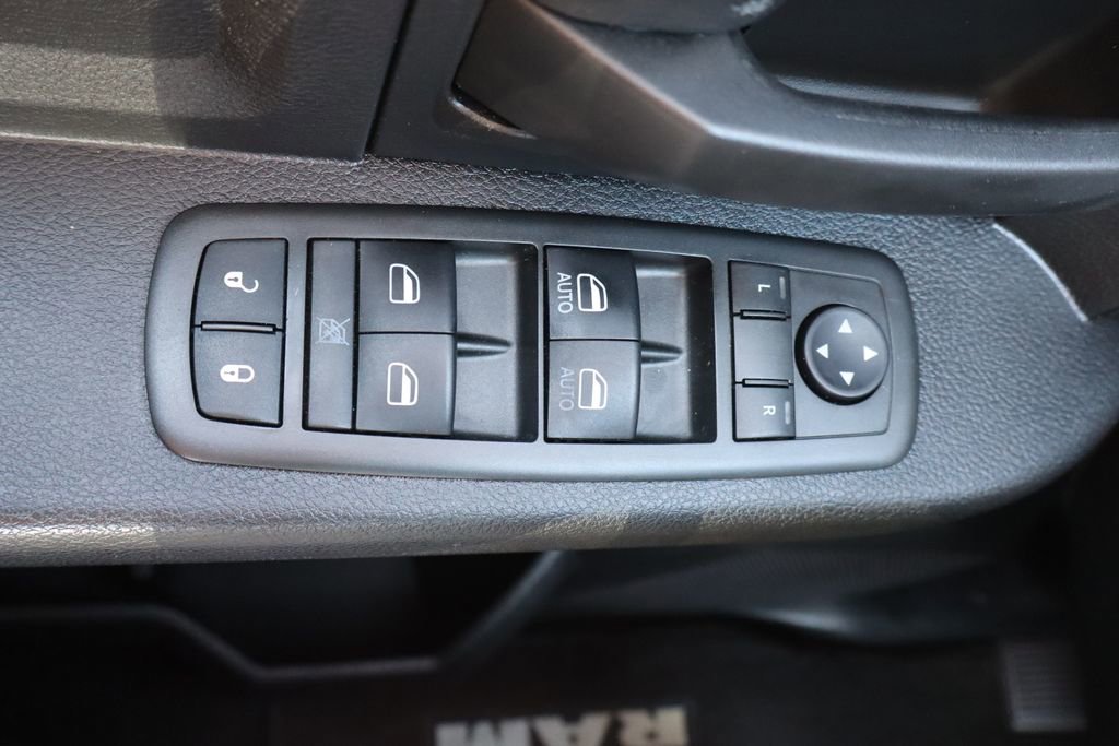 Used 2015 RAM 1500 Express image 22