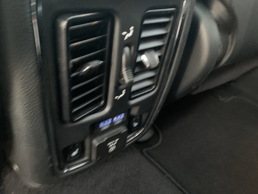 Used 2021 Jeep Grand Cherokee Limited w/ Luxury Group II image 29