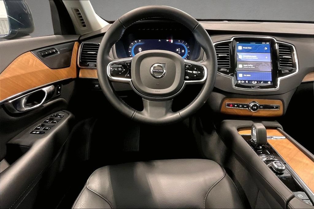 Certified 2025 Volvo XC90 B6 Plus w/ Protection Package AWD/4WD image 9