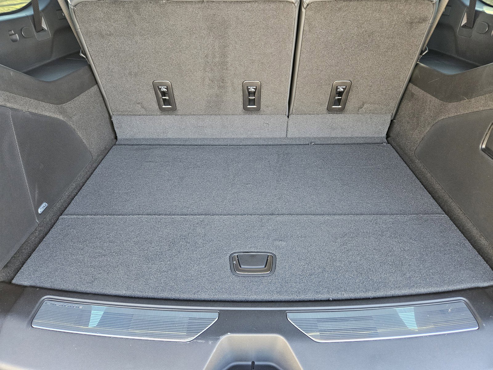 New 2026 Cadillac Escalade ESV Sport w/ LPO, ONYX Package image 23