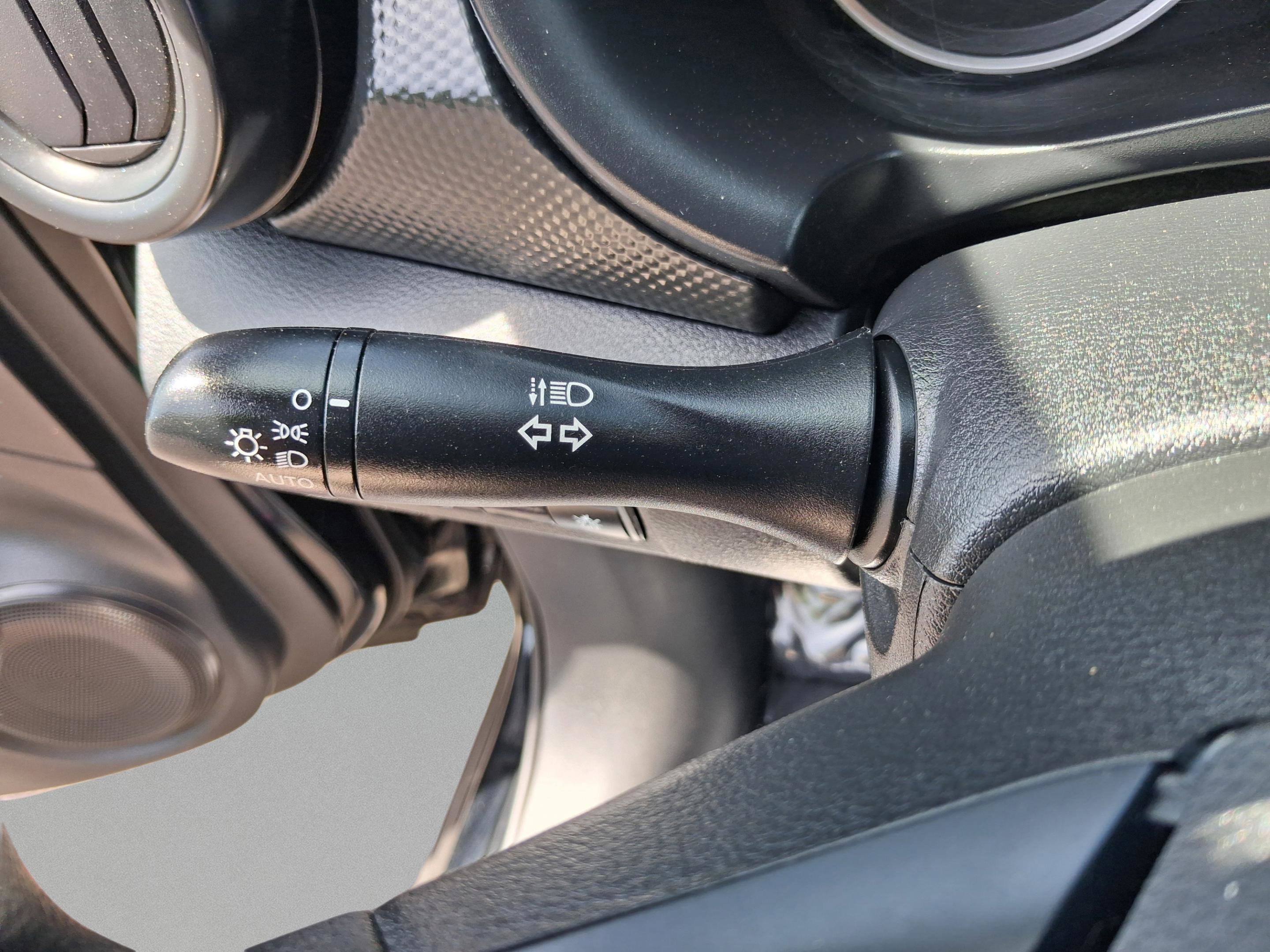 Used 2024 Nissan Kicks S image 13