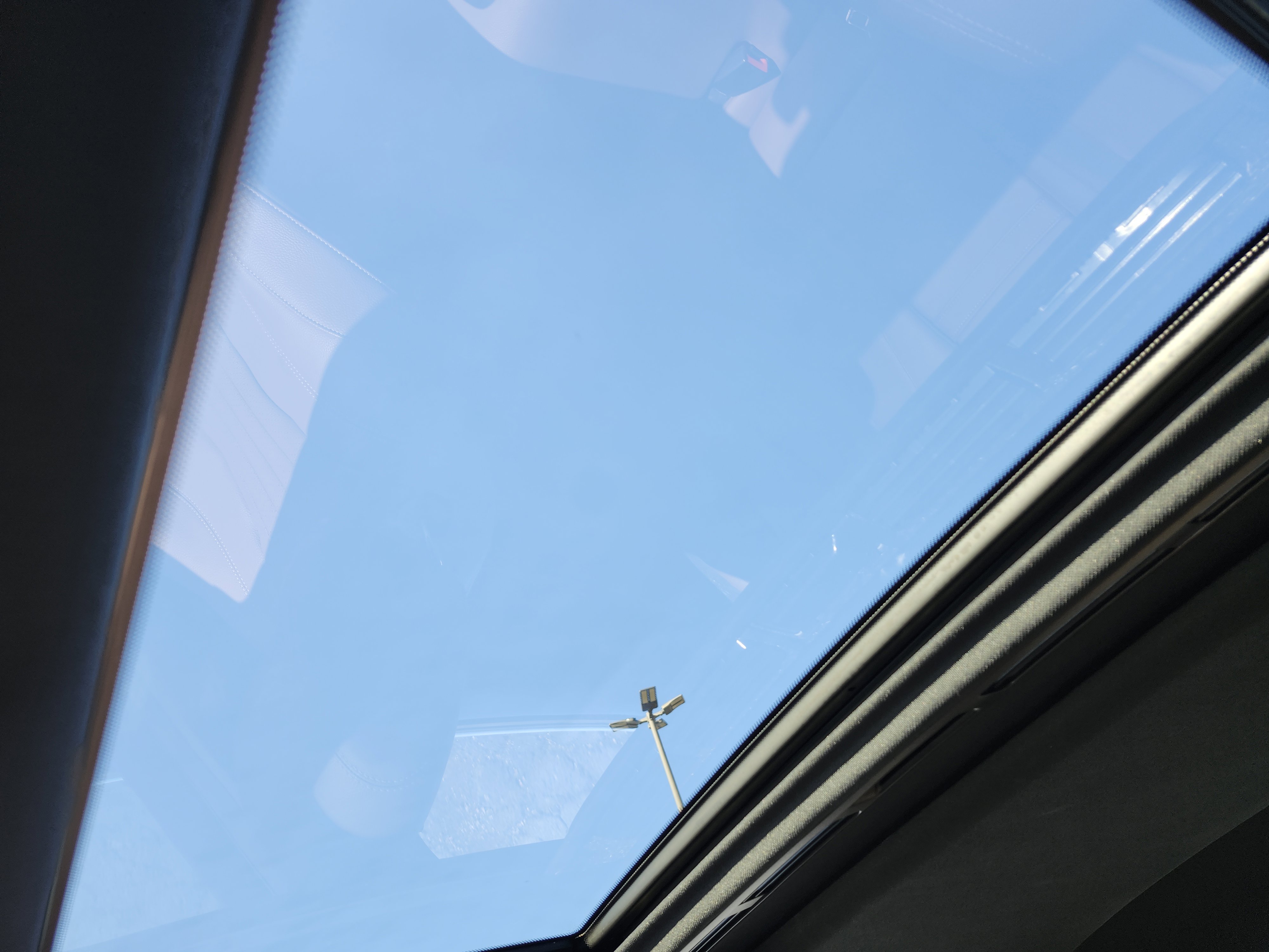 Used 2019 Mercedes-Benz E 300 image 2