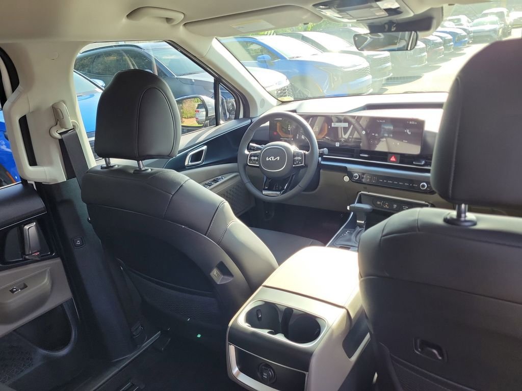 New 2026 Kia Carnival FWD image 13