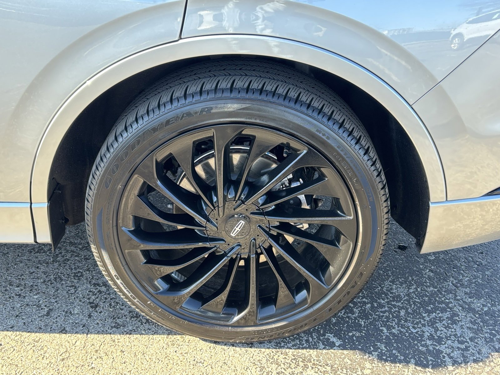 Used 2024 Lincoln Aviator Reserve w/ Equipment Group 201A image 14