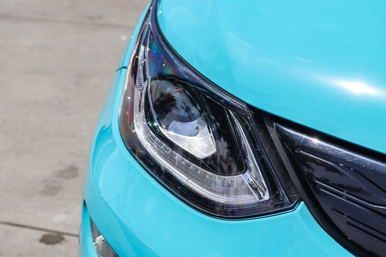 Used 2020 Chevrolet Bolt Premier w/ Infotainment Package FWD image 9
