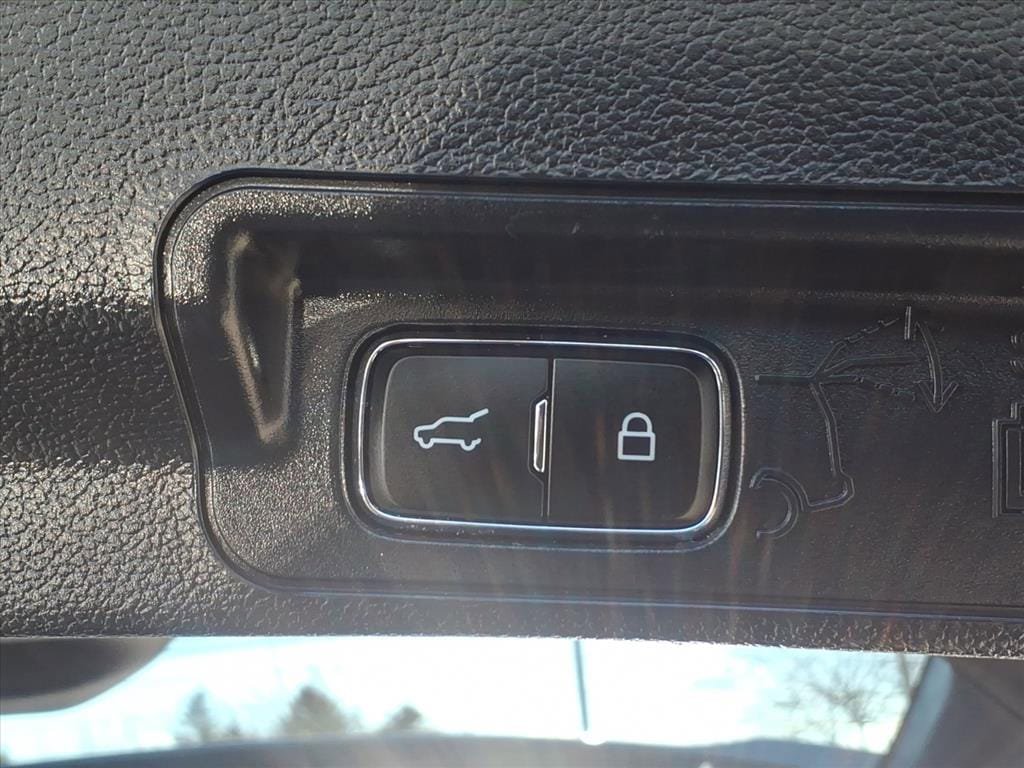 Certified 2023 Ford Explorer XLT w/ Equipment Group 202A image 11