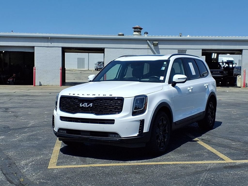 Used 2022 Kia Telluride SX w/ SX Prestige Package AWD/4WD image 2
