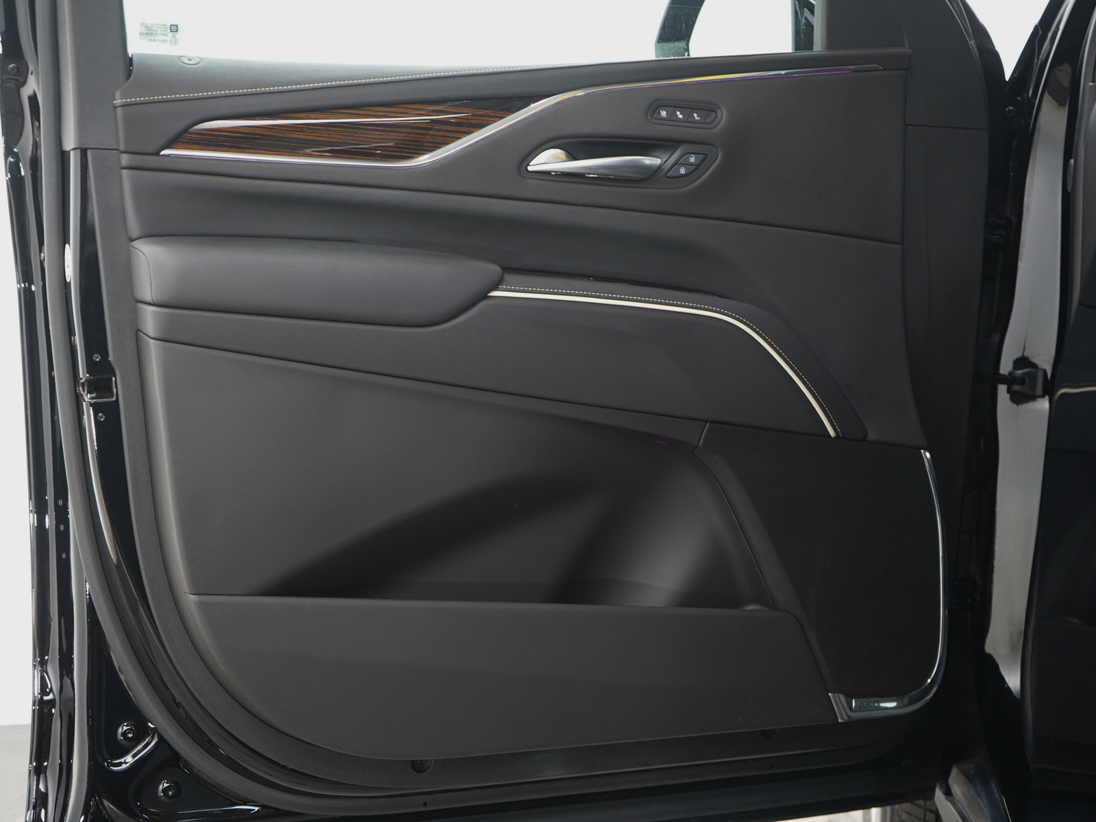 Used 2024 Cadillac Escalade Premium Luxury w/ Performance Package image 21