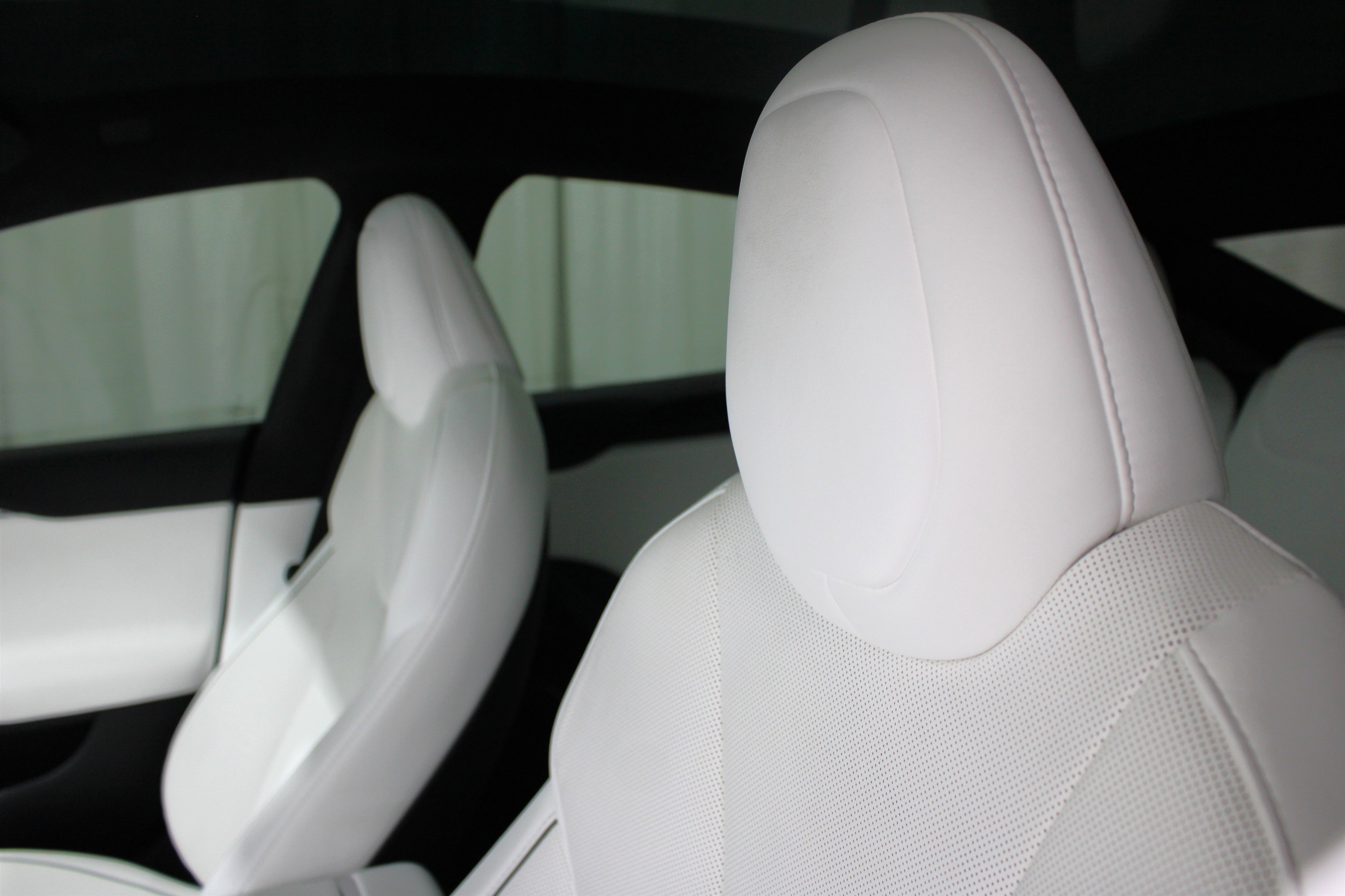 Used 2022 Tesla Model S Plaid image 3