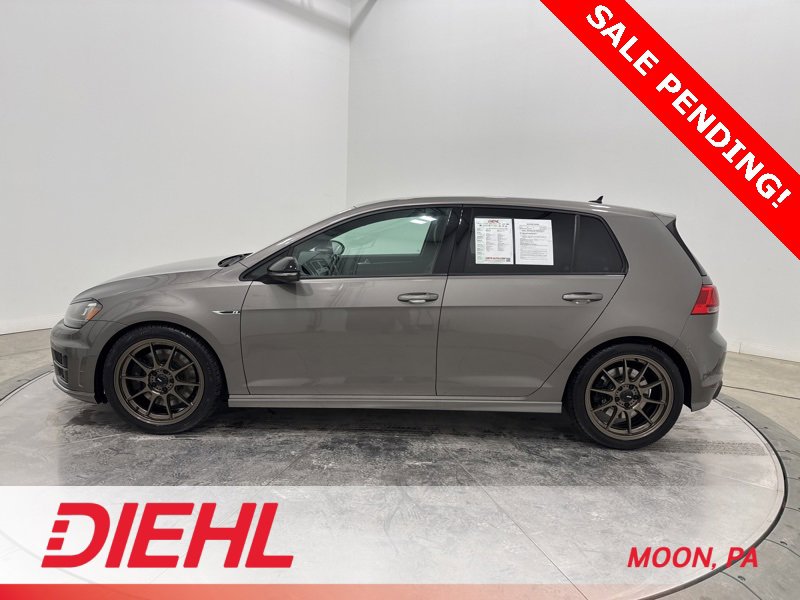 Used 2017 Volkswagen Golf R 4-Door image 4