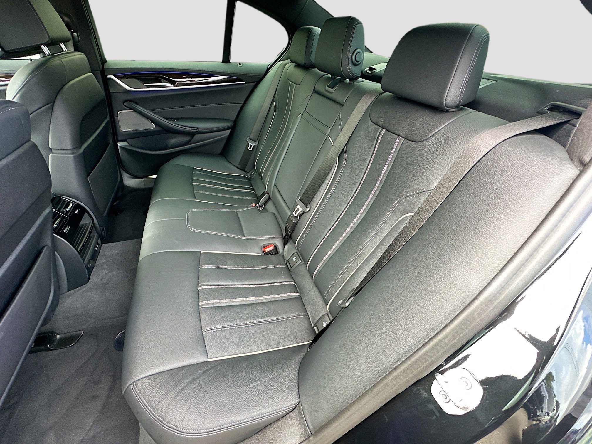 Used 2023 BMW M550i xDrive image 20