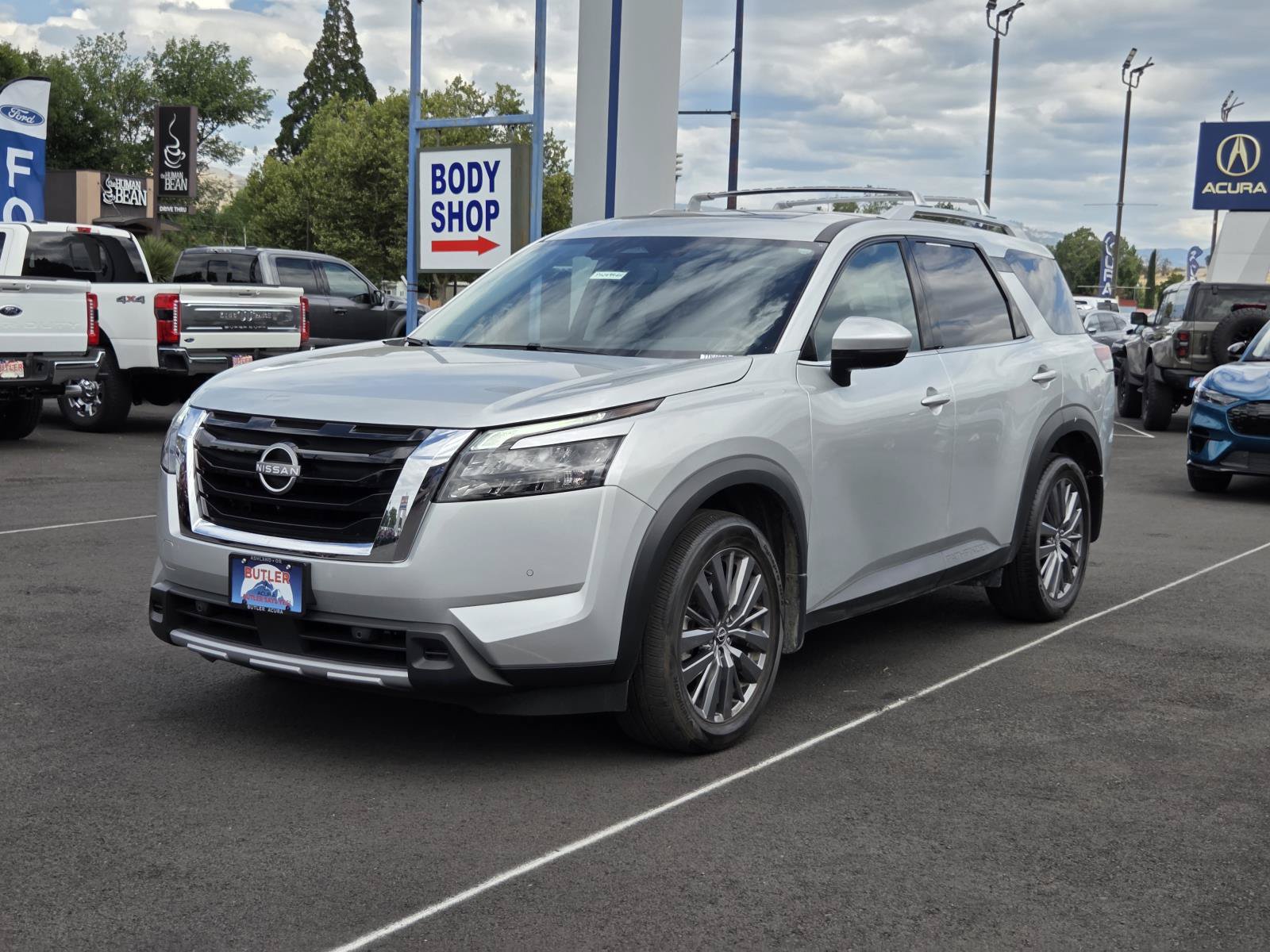 Used 2025 Nissan Pathfinder SL w/ SL Premium Package