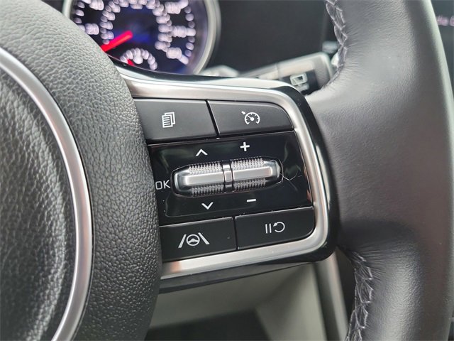 Certified 2023 Kia Carnival LX image 14