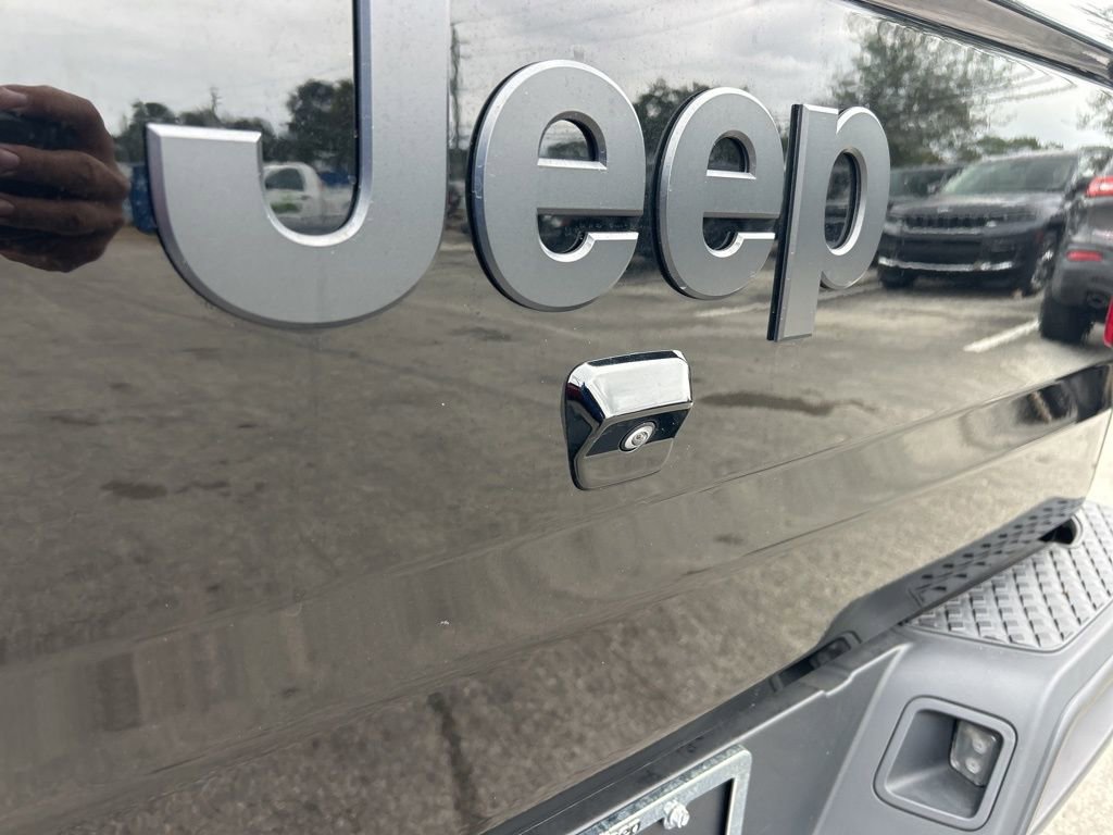 Certified 2024 Jeep Gladiator Sport image 21