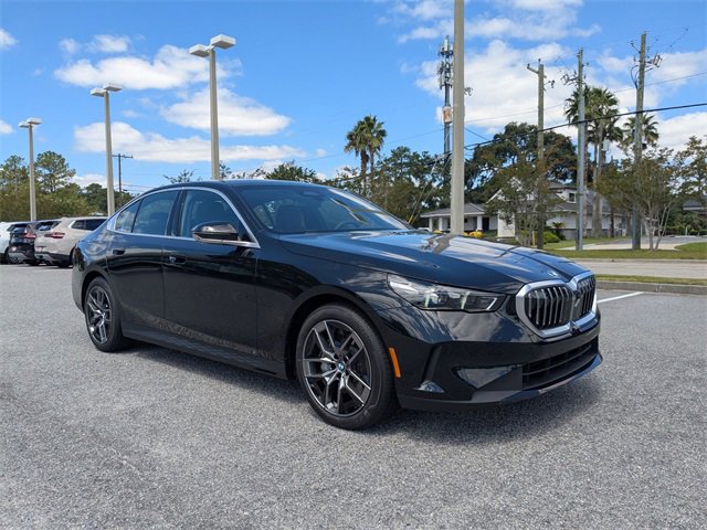 New 2026 BMW 540i xDrive w/ Premium Package image 2