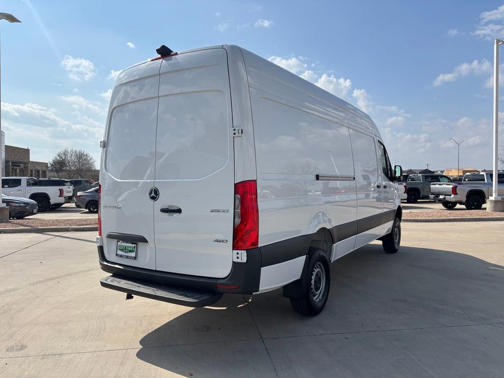 Used 2025 Mercedes-Benz Sprinter 2500 image 4