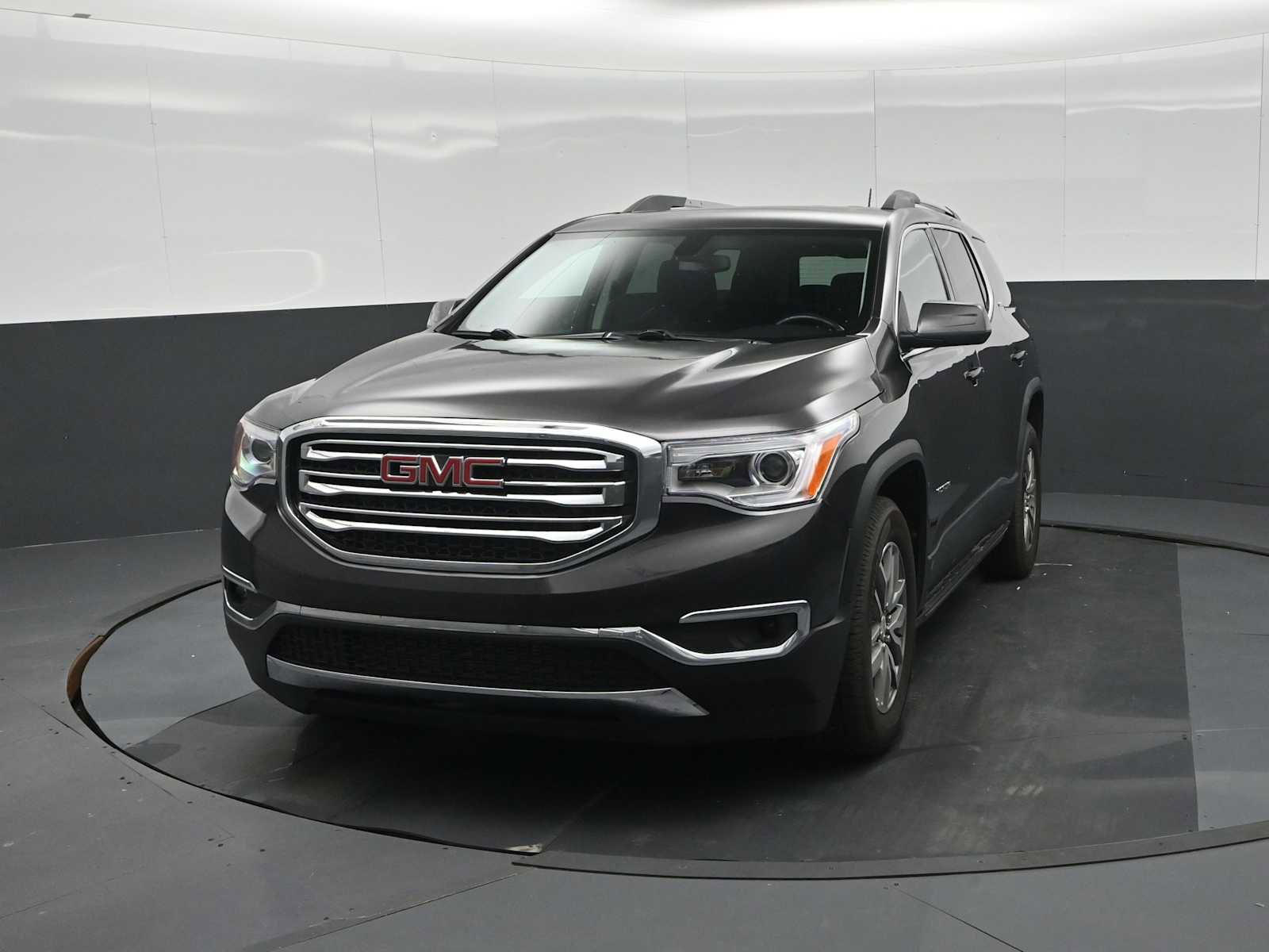 Used 2017 GMC Acadia SLE AWD/4WD image 5