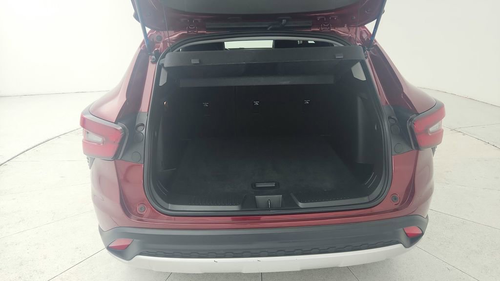 Certified 2025 Chevrolet Trax LT w/ LT Convenience Package image 34