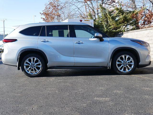 Used 2021 Toyota Highlander Limited image 9