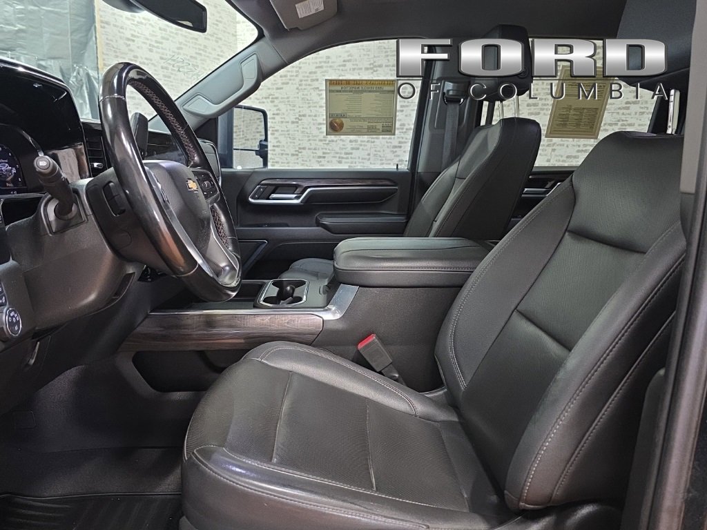 Used 2024 Chevrolet Silverado 3500 LTZ w/ LTZ Convenience Package image 26