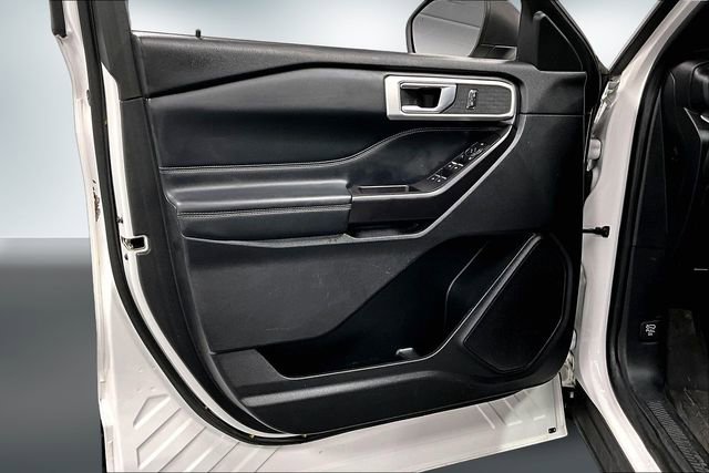 Used 2020 Ford Explorer XLT w/ Equipment Group 202A image 21