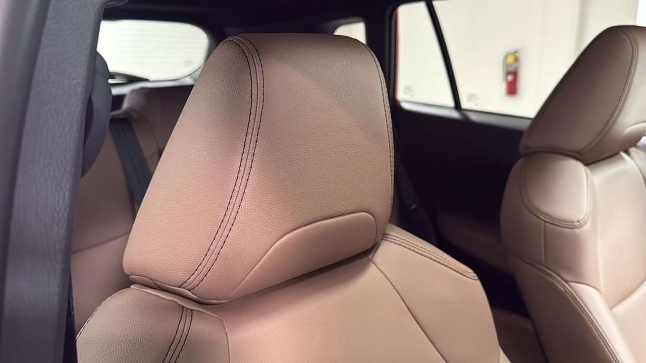 Certified 2026 Toyota Corolla Cross XLE w/ Convenience Package image 19