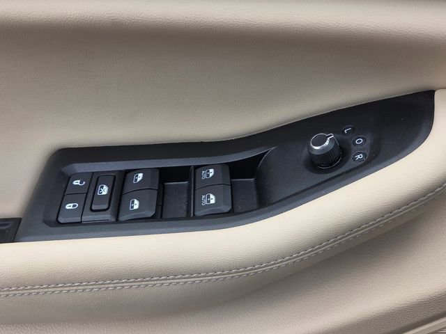 Certified 2024 Jeep Grand Cherokee Limited w/ Luxury Tech Group II image 17