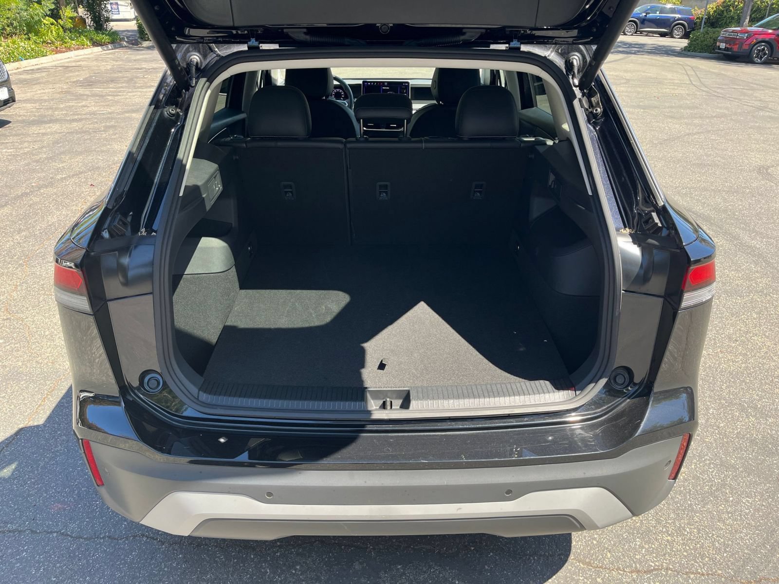 Used 2026 Volkswagen Tiguan SE FWD image 32