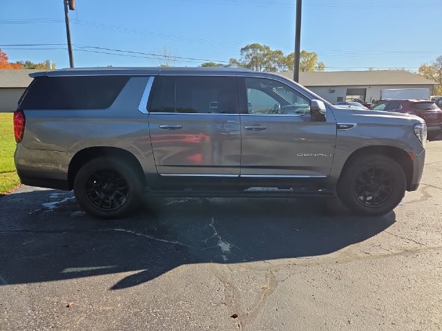 Used 2022 GMC Yukon XL Denali AWD/4WD image 6