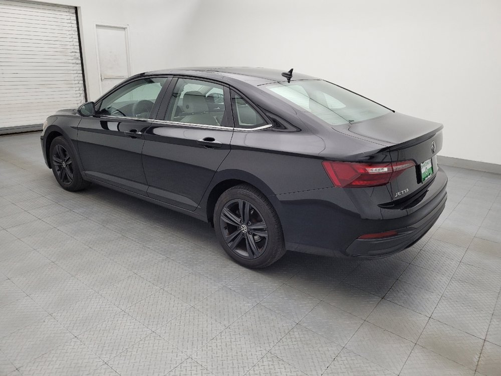 Used 2024 Volkswagen Jetta SE FWD image 3