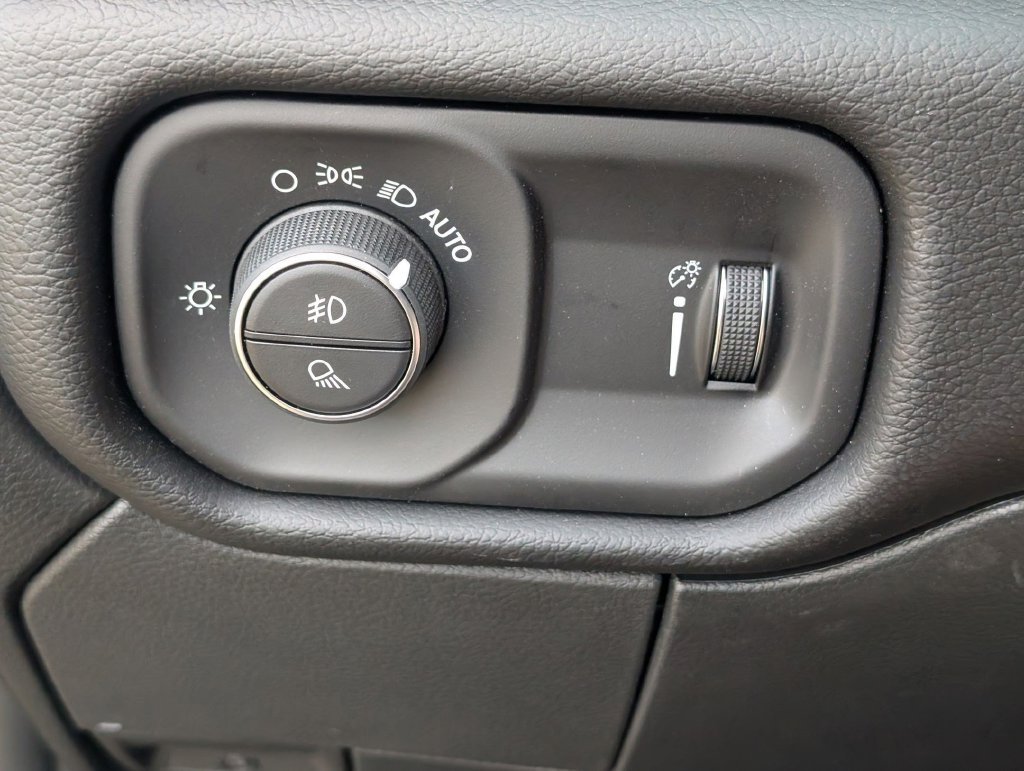 New 2026 RAM 3500 Big Horn AWD/4WD image 14