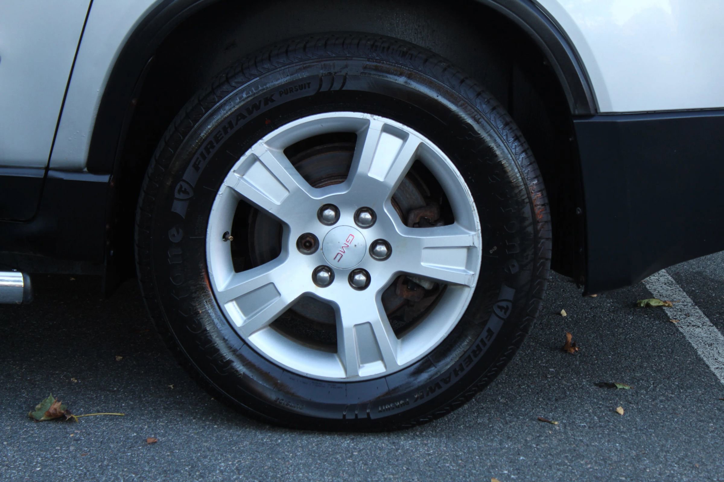 Used 2010 GMC Acadia SLE image 34