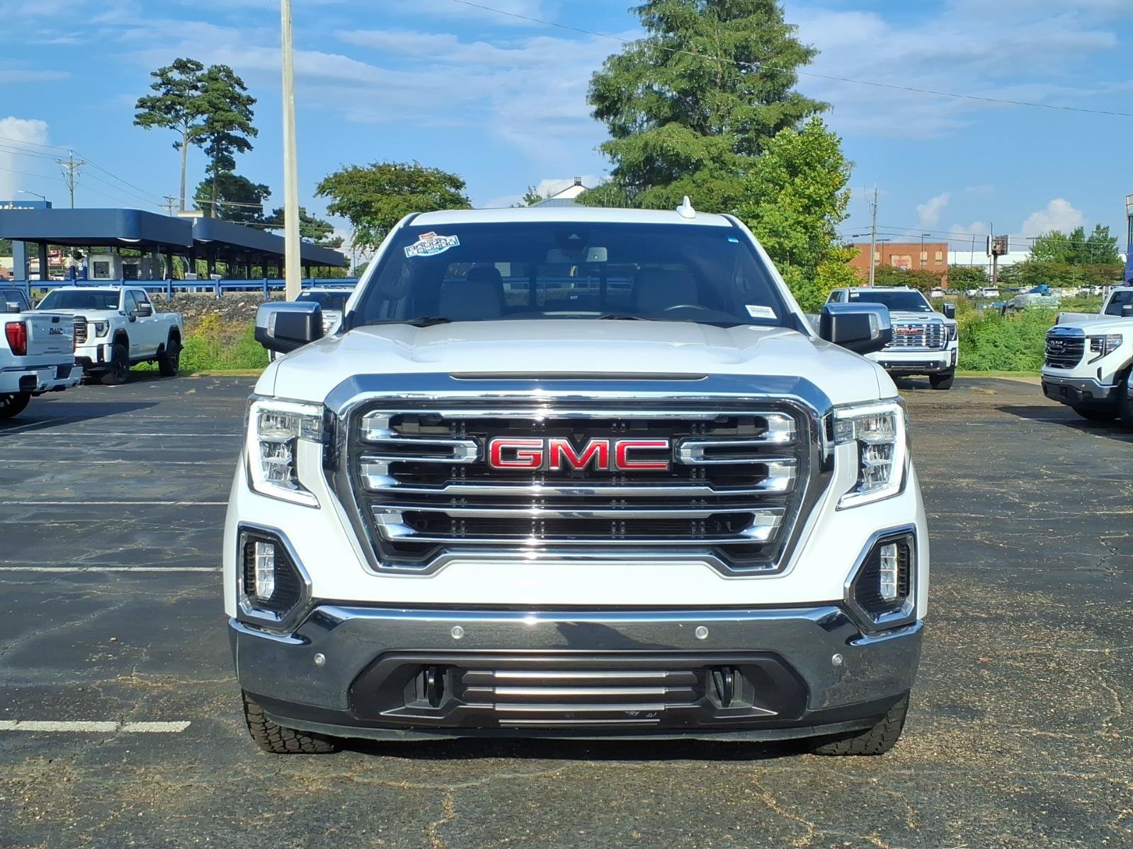 Used 2022 GMC Sierra 1500 SLT w/ SLT Premium Plus Package AWD/4WD image 2