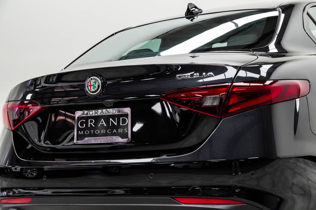 Used 2023 Alfa Romeo Giulia Ti image 13