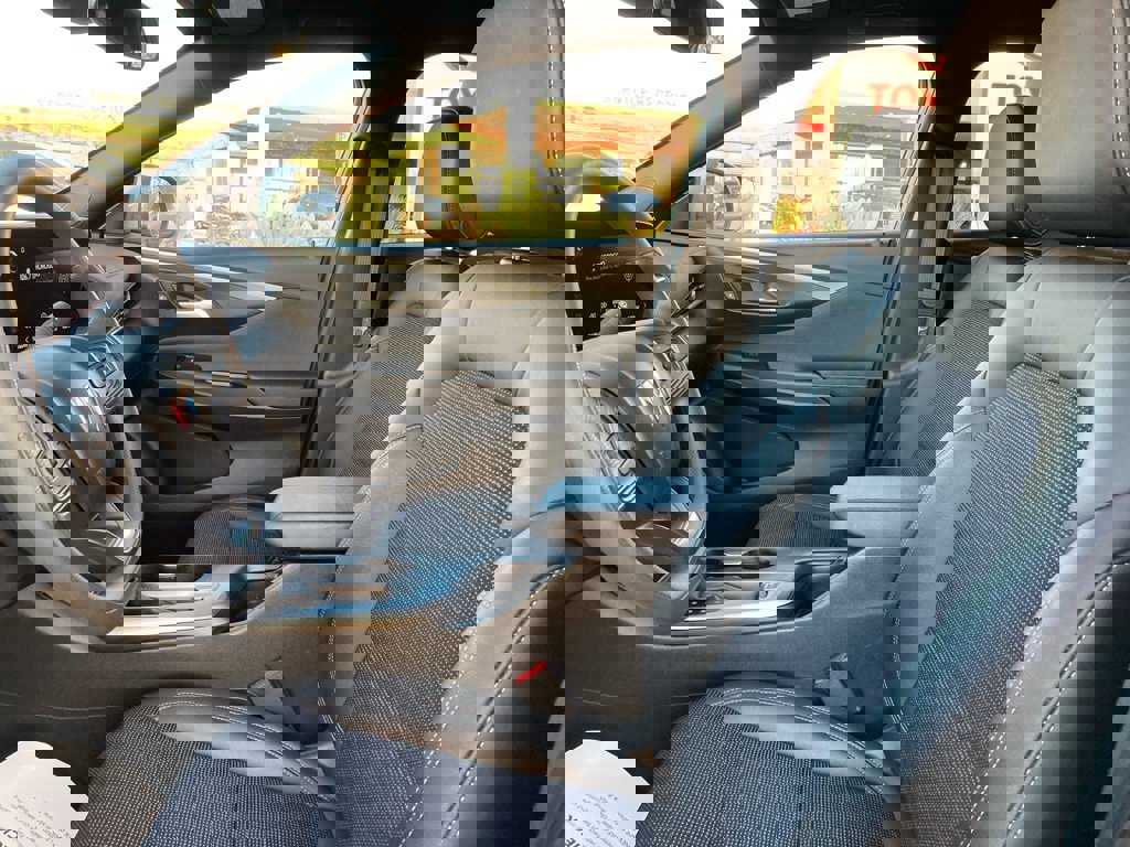 Used 2025 Buick Envista Preferred image 8