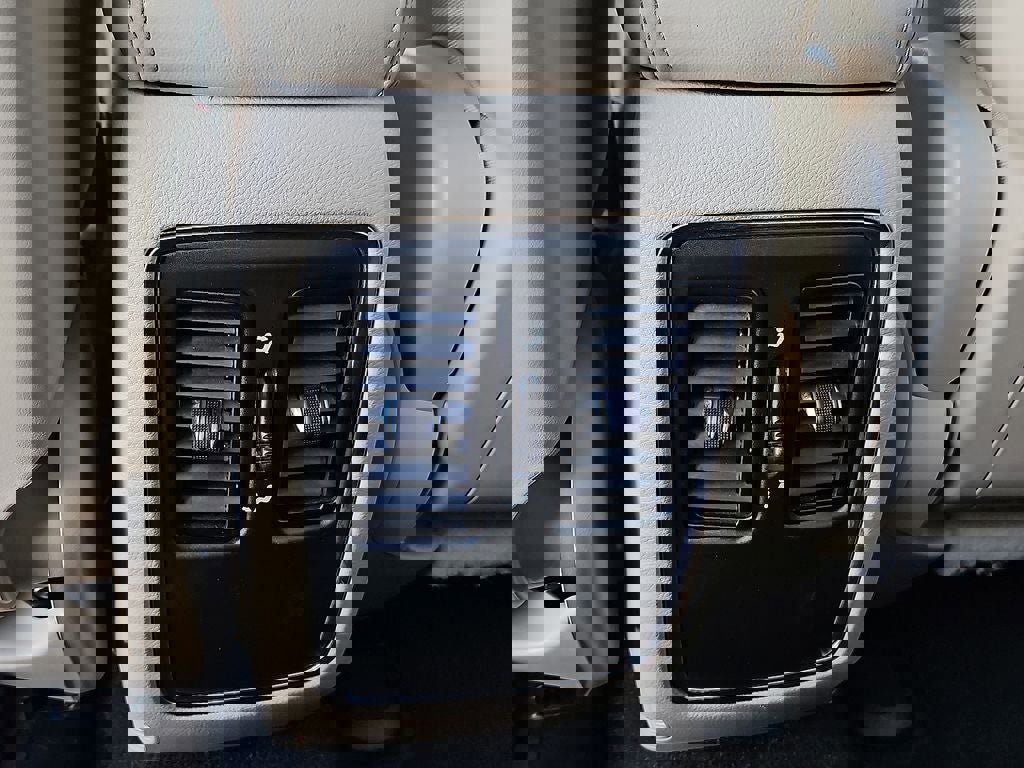 Used 2022 Jeep Grand Cherokee Laredo E image 20