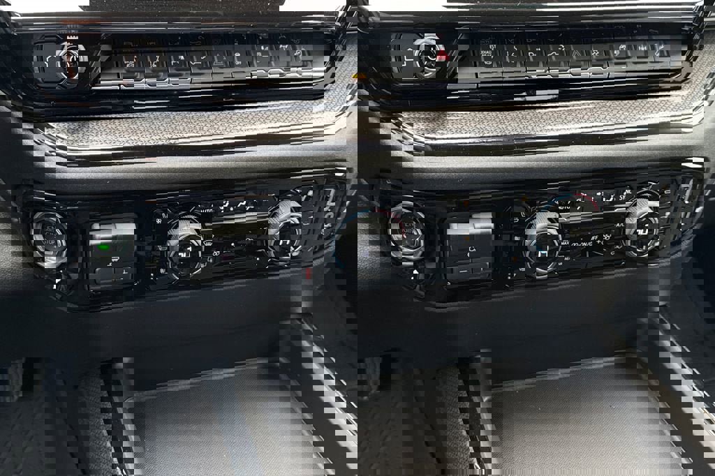 New 2026 Chevrolet Silverado 2500 ZR2 w/ LPO, Dark Essentials Package image 20