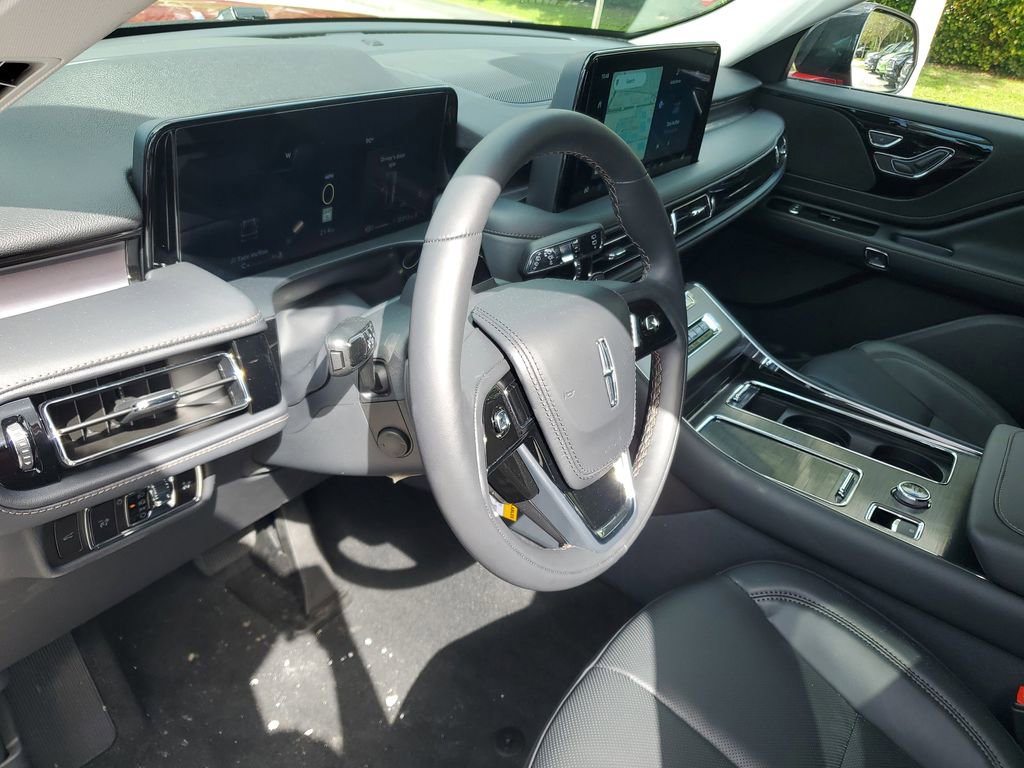New 2025 Lincoln Aviator 2WD w/ Jet Appearance Package image 21