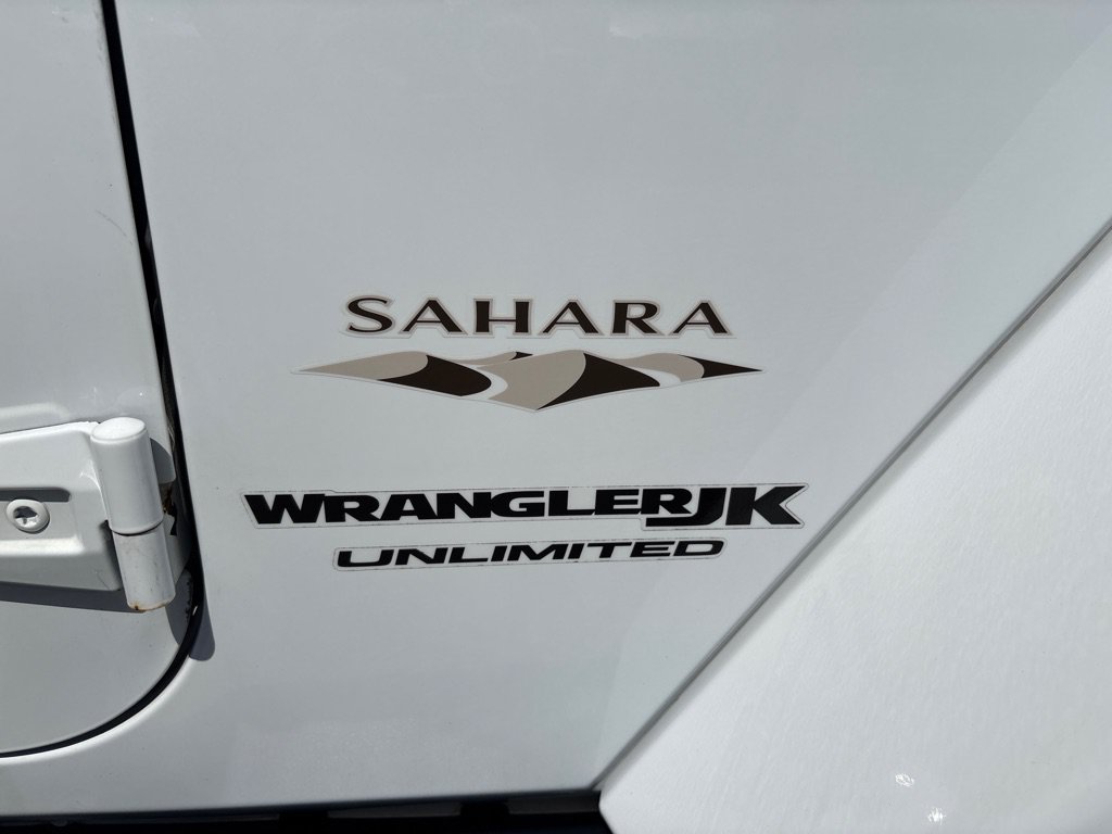 Used 2018 Jeep Wrangler Unlimited Sahara AWD/4WD image 10