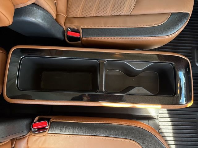 Used 2024 Nissan Pathfinder Platinum image 19