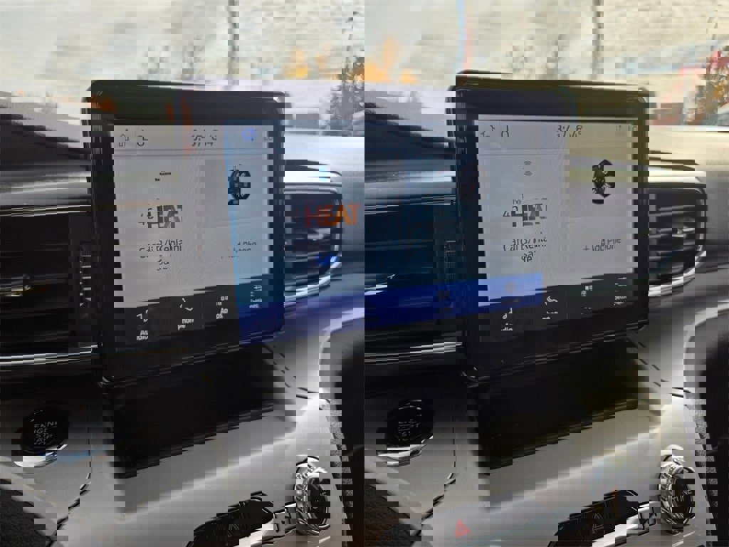 Used 2023 Ford Explorer XLT w/ Equipment Group 202A image 14