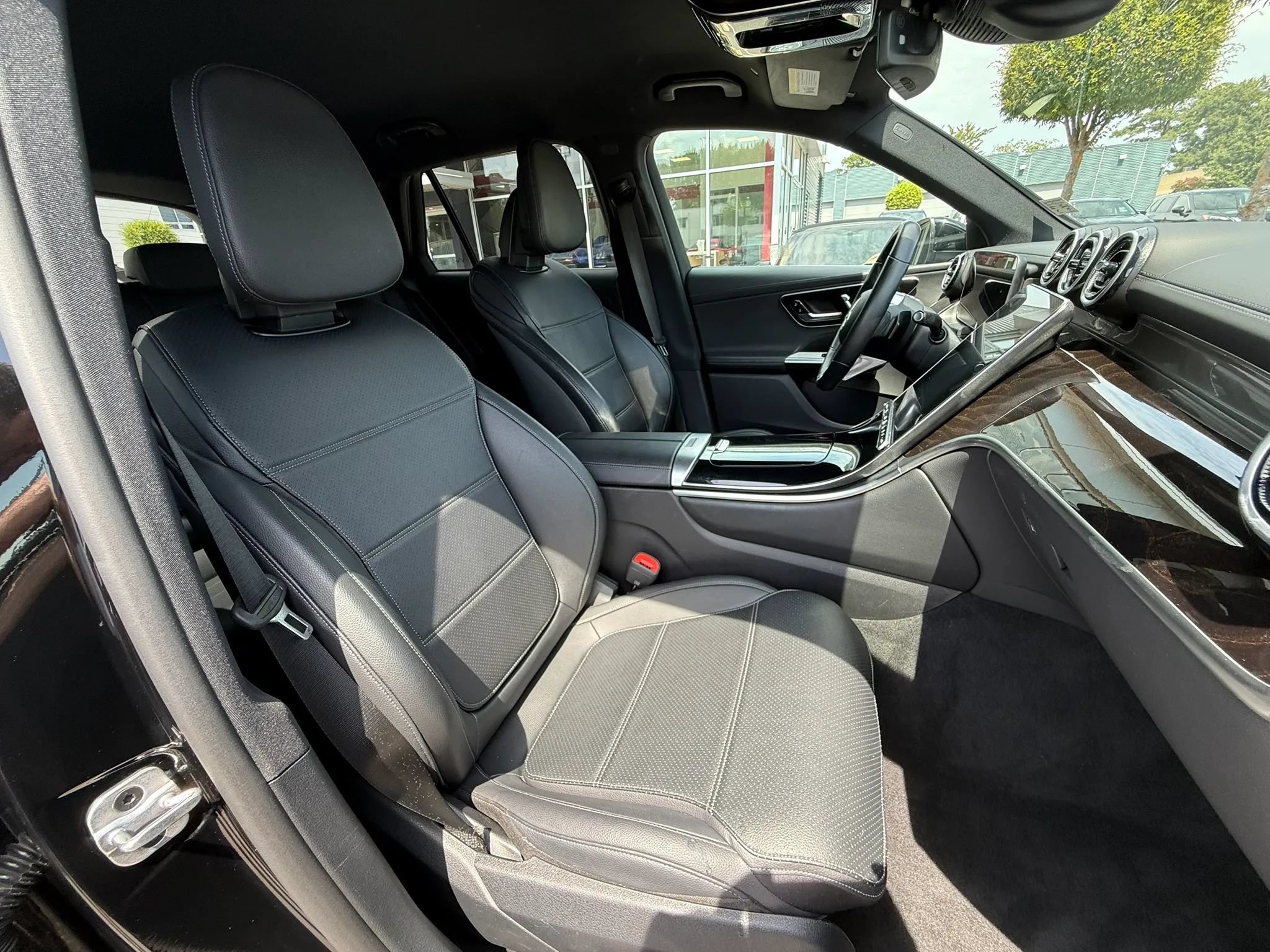 Used 2023 Mercedes-Benz GLC 300 4MATIC image 17