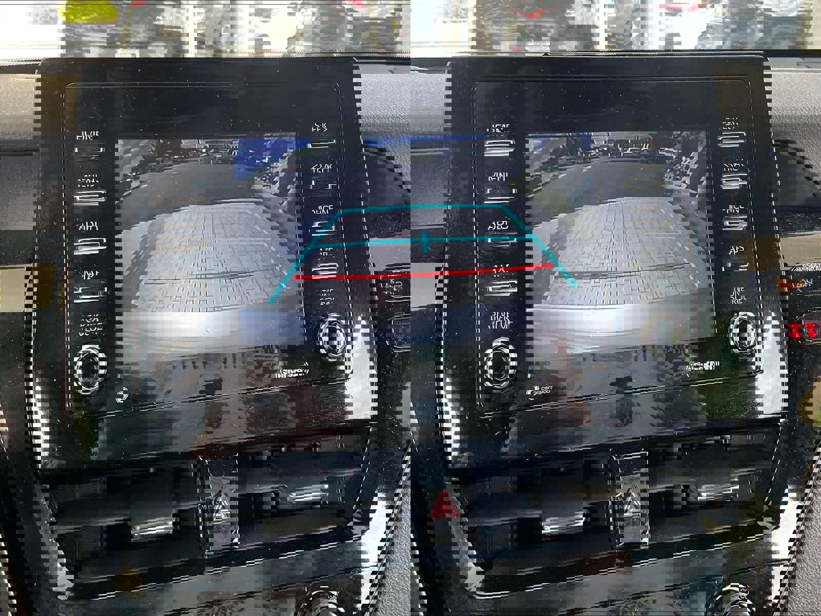 Used 2021 Toyota Camry SE FWD image 21