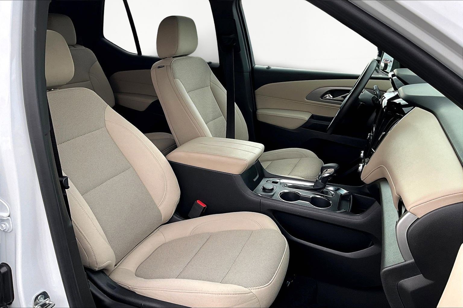 Used 2023 Chevrolet Traverse LS image 31