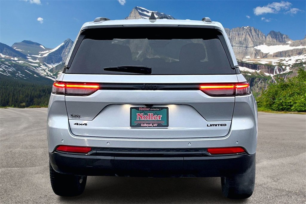 Used 2025 Jeep Grand Cherokee Limited w/ Black Appearance Package image 4